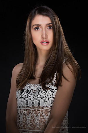 Mehri Oeva-0327 Maria-EC4A5749