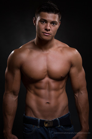 Physique-0404 Connor Pollard-EC4A8101